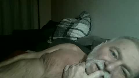 louis_chokdee online show from February 8, 2025, 6:33 pm