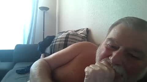 louis_chokdee online show from March 8, 2025, 3:24 pm