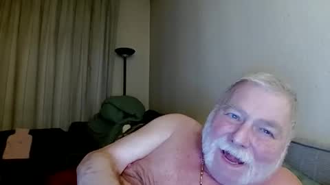 louis_chokdee online show from December 5, 2025, 6:04 pm