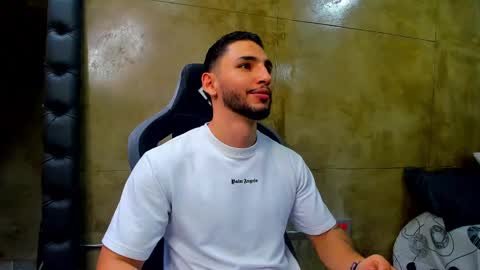 Louis online show from March 7, 2025, 7:27 pm