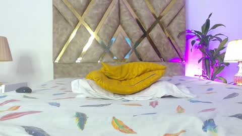 Louis Valdz online show from December 9, 2024, 11:45 pm