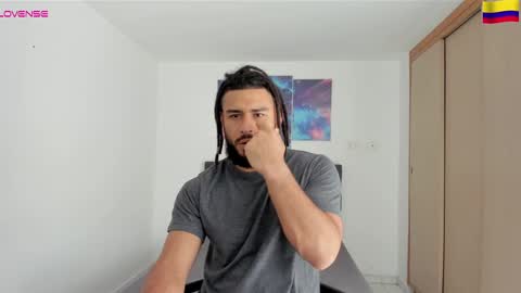 louis_marley_ online show from December 29, 2024, 2:42 pm