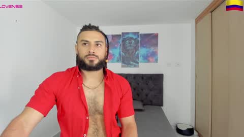 louis_marley_ online show from December 31, 2024, 9:06 pm