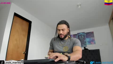 louis_marley_ online show from February 26, 2025, 10:09 pm