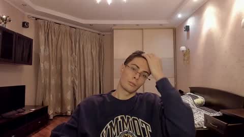 Mark online show from December 15, 2024, 4:04 pm