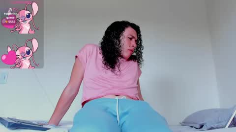 Snapshot of louise_22cm chatting on May 25, 2026, 4:24 pm Mi lu online show from May 25, 2026, 4:24 pm