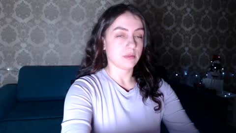 Snapshot of louise_phlox chatting on December 28, 2024, 10:25 am Louise online show from December 28, 2024, 10:25 am