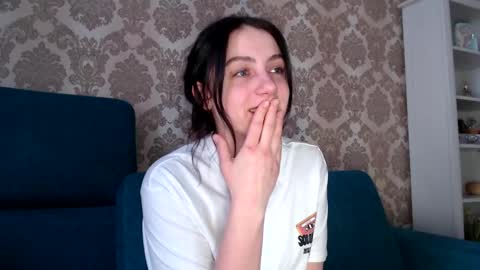 Snapshot of louise_phlox chatting on March 12, 2025, 10:26 am Louise online show from March 12, 2025, 10:26 am