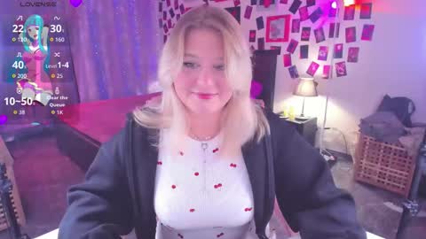 Loise online show from November 17, 2025, 10:04 pm