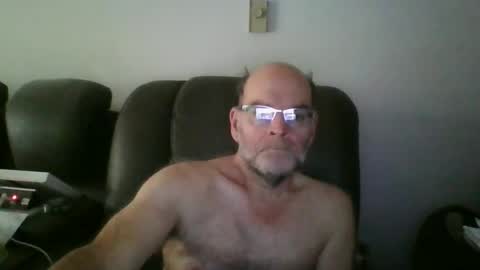 Snapshot of louism13 chatting on December 9, 2024, 1:02 pm louism13 online show from December 9, 2024, 1:02 pm