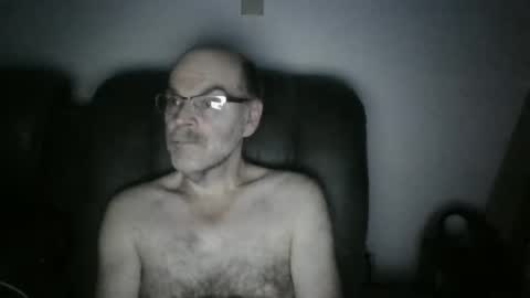 Snapshot of louism13 chatting on February 24, 2025, 3:02 am louism13 online show from February 24, 2025, 3:02 am