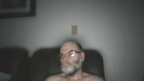 Snapshot of louism13 chatting on November 30, 2025, 5:11 am louism13 online show from November 30, 2025, 5:11 am