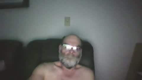 Snapshot of louism13 chatting on December 17, 2025, 3:45 am louism13 online show from December 17, 2025, 3:45 am