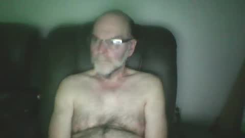Snapshot of louism13 chatting on April 6, 2026, 2:53 am louism13 online show from April 6, 2026, 2:53 am