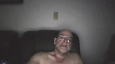 Snapshot of louism13 chatting on May 3, 2026, 4:29 am louism13 online show from May 3, 2026, 4:29 am