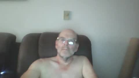 Snapshot of louism13 chatting on July 5, 2026, 11:50 am louism13 online show from July 5, 2026, 11:50 am