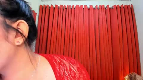 Snapshot of louisse_moone chatting on July 16, 2026, 8:37 pm Louisse online show from July 16, 2026, 8:37 pm