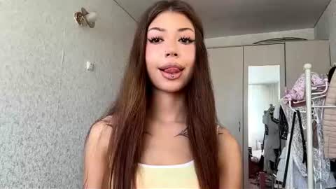 Snapshot of louiswawrzyniak chatting on July 17, 2026, 7:48 am Flora online show from July 17, 2026, 7:48 am