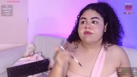 lourdes_moon22 online show from December 2, 2025, 12:10 pm