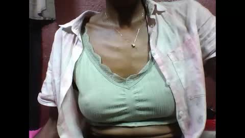 lovaelisa online show from October 9, 2025, 5:11 pm