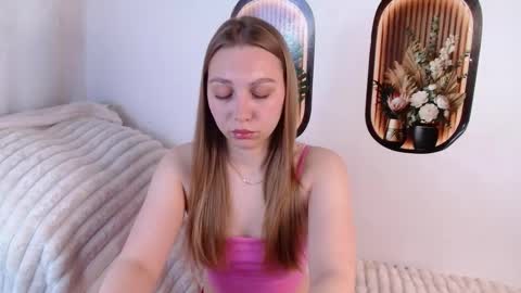 Snapshot of love_bella_ chatting on May 21, 2026, 12:17 am love bella online show from May 21, 2026, 12:17 am