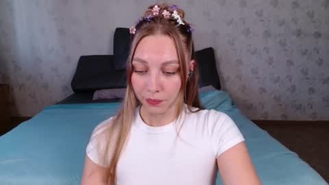 Snapshot of love_bella_ chatting on July 23, 2026, 1:58 am love bella online show from July 23, 2026, 1:58 am