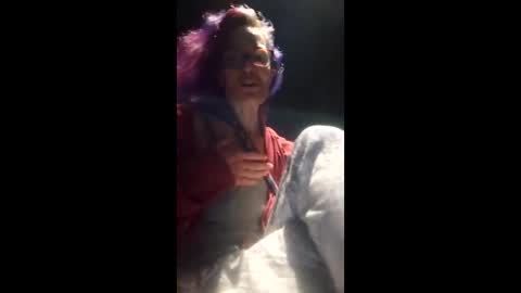 Snapshot of love_blooms chatting on March 4, 2026, 10:54 am love_blooms online show from March 4, 2026, 10:54 am