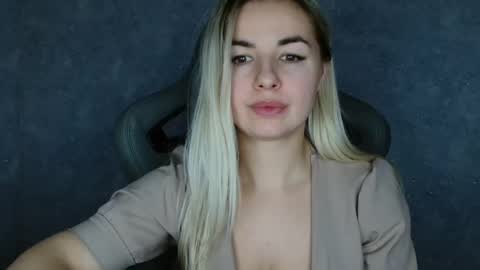 Snapshot of love_dom_meg chatting on February 18, 2025, 11:22 am Megane online show from February 18, 2025, 11:22 am