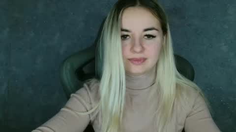 Snapshot of love_dom_meg chatting on February 28, 2025, 8:20 am Megane online show from February 28, 2025, 8:20 am