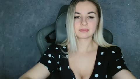 Snapshot of love_dom_meg chatting on March 2, 2025, 8:07 pm Megane online show from March 2, 2025, 8:07 pm