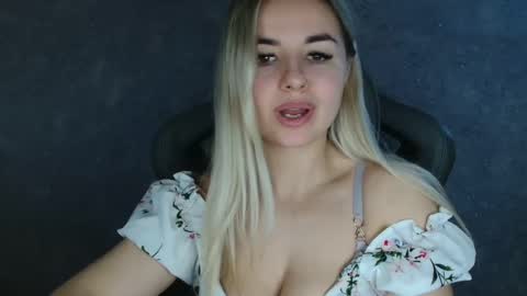 Snapshot of love_dom_meg chatting on March 10, 2025, 9:32 am Megane online show from March 10, 2025, 9:32 am