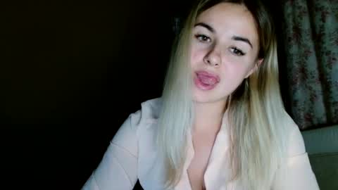 Snapshot of love_dom_meg chatting on September 23, 2025, 8:01 pm Megane online show from September 23, 2025, 8:01 pm