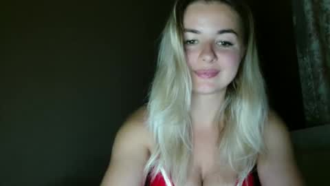 Snapshot of love_dom_meg chatting on October 17, 2025, 9:06 pm Megane online show from October 17, 2025, 9:06 pm