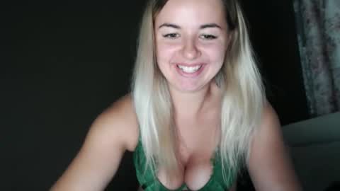 Snapshot of love_dom_meg chatting on October 25, 2025, 11:40 am Megane online show from October 25, 2025, 11:40 am