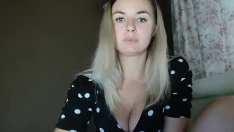 Snapshot of love_dom_meg chatting on November 17, 2025, 10:21 am Megane online show from November 17, 2025, 10:21 am