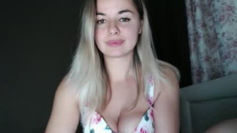 Snapshot of love_dom_meg chatting on November 21, 2025, 10:36 am Megane online show from November 21, 2025, 10:36 am