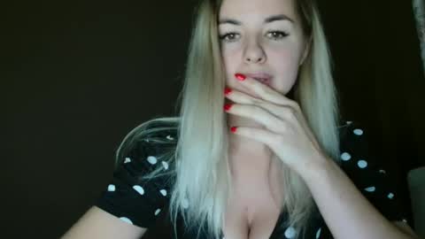 Snapshot of love_dom_meg chatting on November 28, 2025, 8:39 am Megane online show from November 28, 2025, 8:39 am