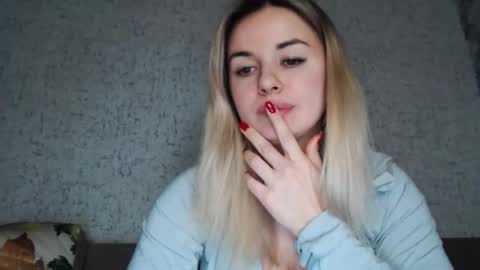 Megane online show from February 20, 2026, 9:15 pm