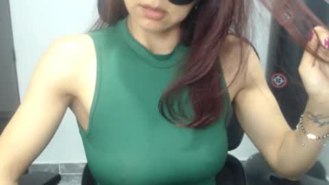 Nina online show from January 14, 2026, 8:47 pm