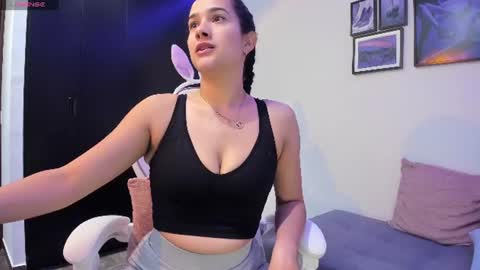 Kristen LoveBerry online show from July 13, 2026, 6:33 pm