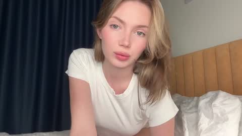 Snapshot of love_machine_ chatting on September 21, 2025, 5:58 pm Sofi online show from September 21, 2025, 5:58 pm