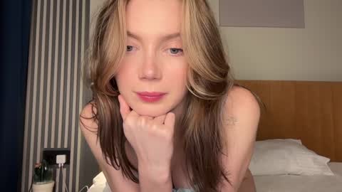 Snapshot of love_machine_ chatting on October 6, 2025, 4:59 pm Sofi online show from October 6, 2025, 4:59 pm