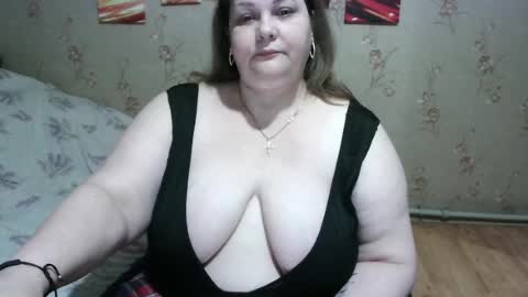 Snapshot of love_milanna chatting on May 19, 2026, 12:16 am Milana online show from May 19, 2026, 12:16 am