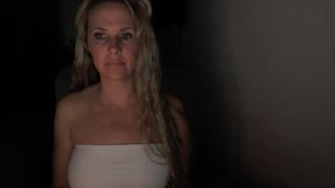 LoVe On  online show from April 1, 2026, 10:38 am