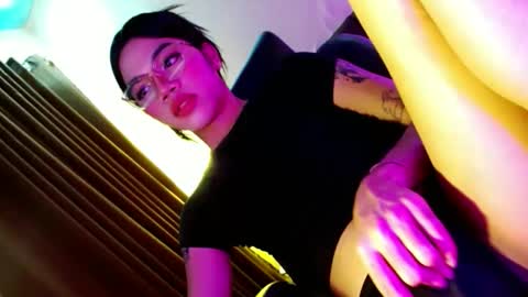 Seren online show from February 18, 2026, 5:03 am