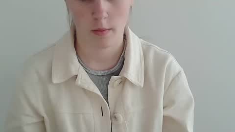 Vivian online show from November 7, 2025, 10:15 am