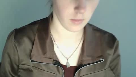 Vivian online show from November 13, 2025, 2:27 pm