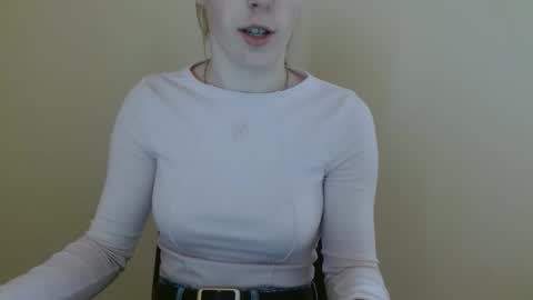 Vivian online show from April 21, 2026, 11:49 am