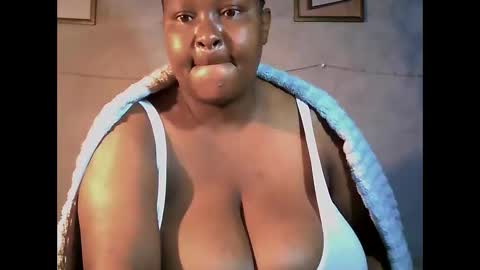 Snapshot of lovebesty chatting on June 11, 2026, 5:38 am lovebesty online show from June 11, 2026, 5:38 am