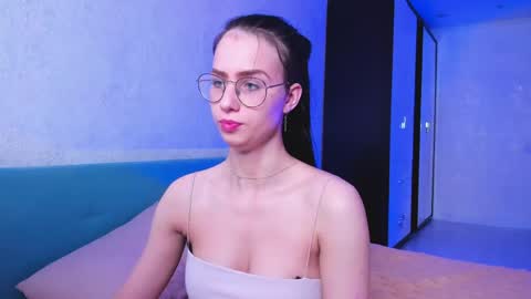Elisabette online show from April 17, 2026, 8:50 am